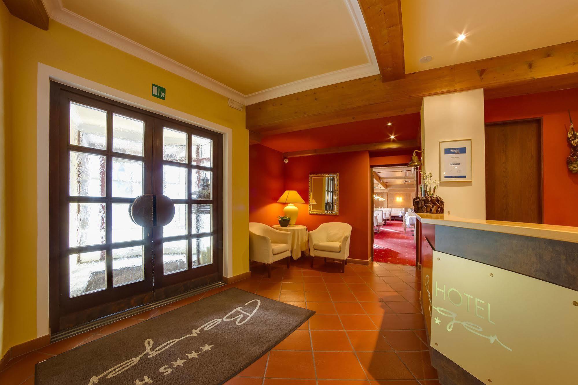 Hotel Berger Superior Riva di Tures Kültér fotó