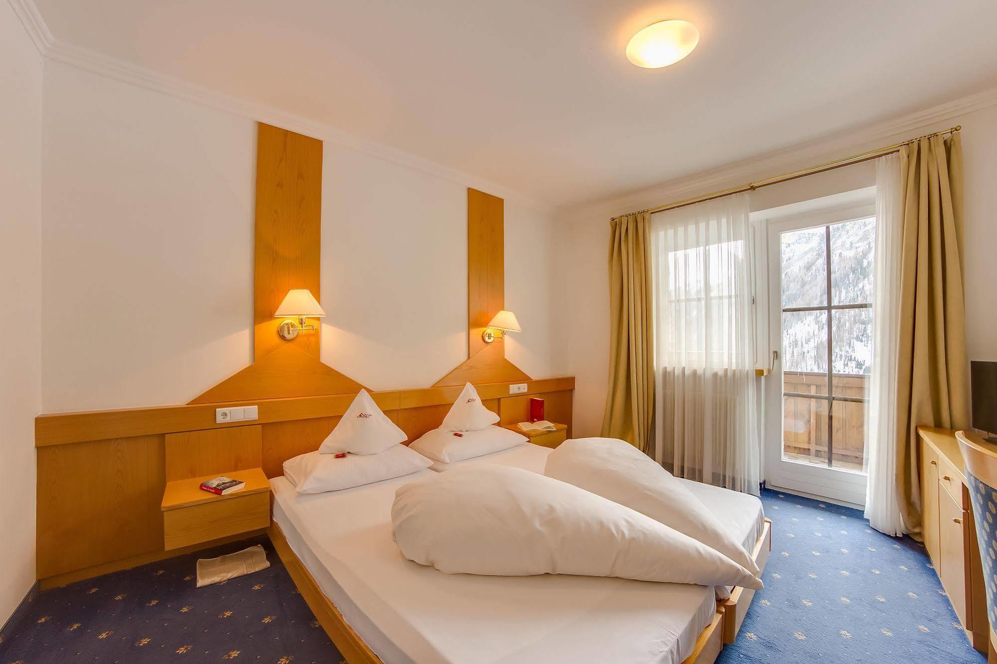 Hotel Berger Superior Riva di Tures Kültér fotó